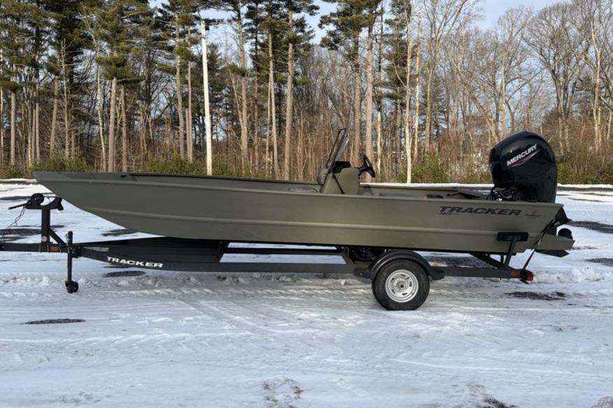 2026 Tracker Grizzly 2072 CC