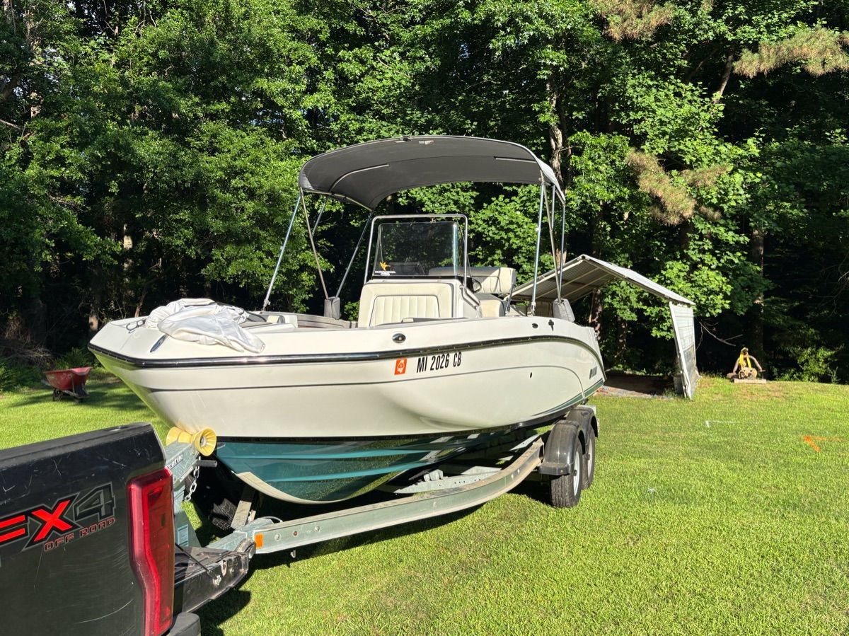2020 Yamaha Boats 210 FSH Deluxe