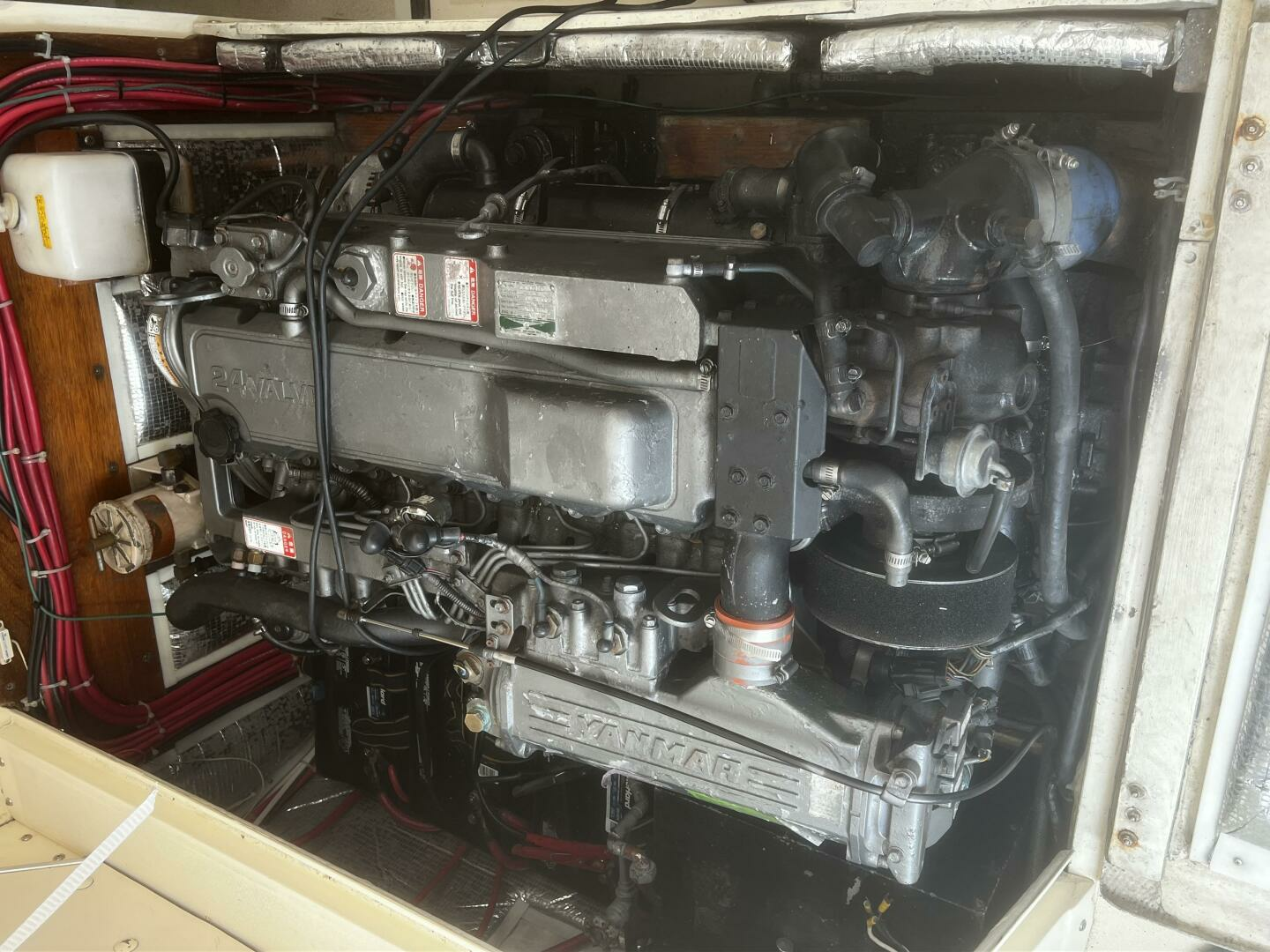 1975 Bertram 31 - Image 25