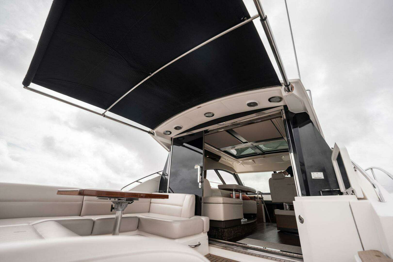 2015 Sea Ray 510 Sundancer - Image 118