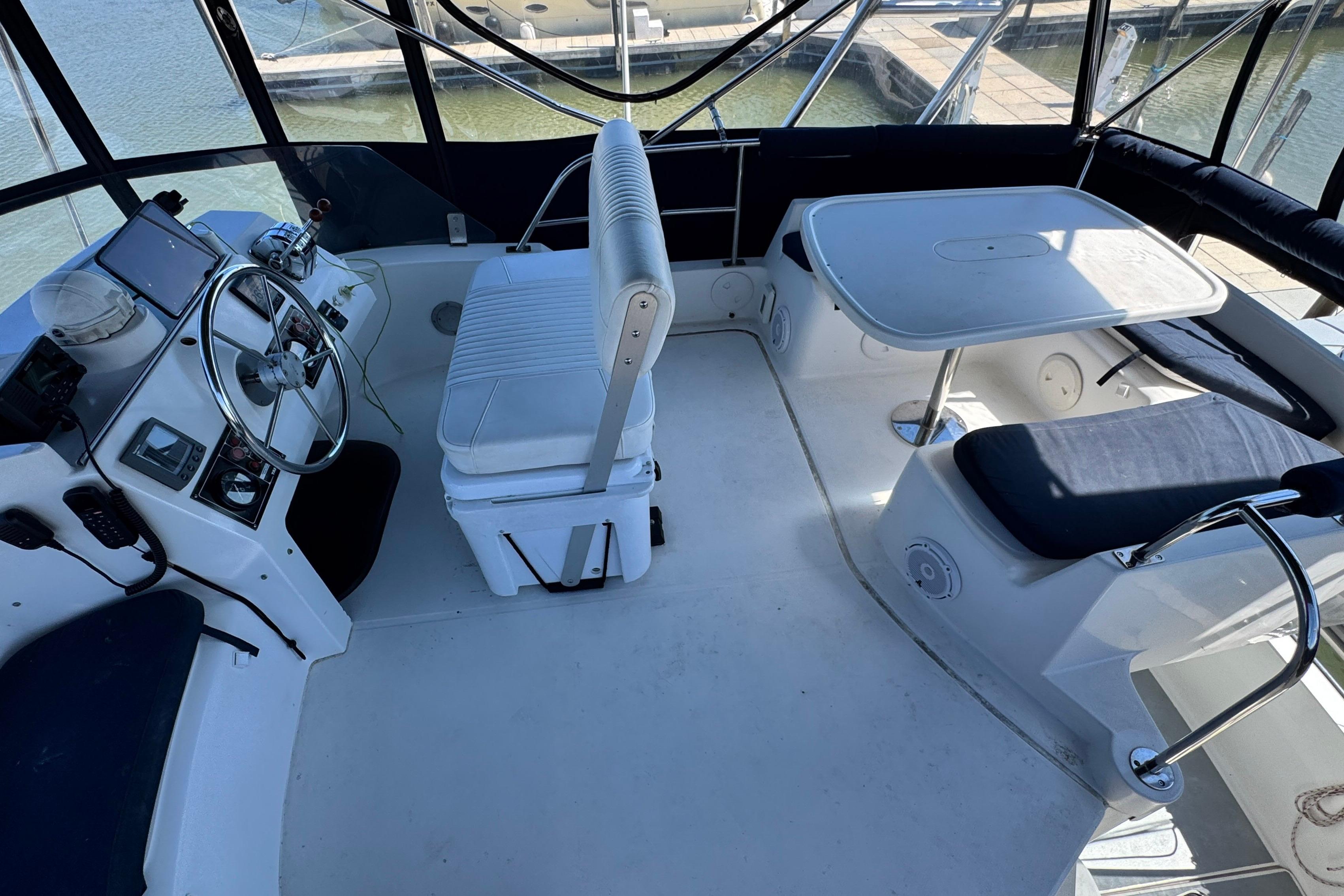 Flybridge Helm Seating