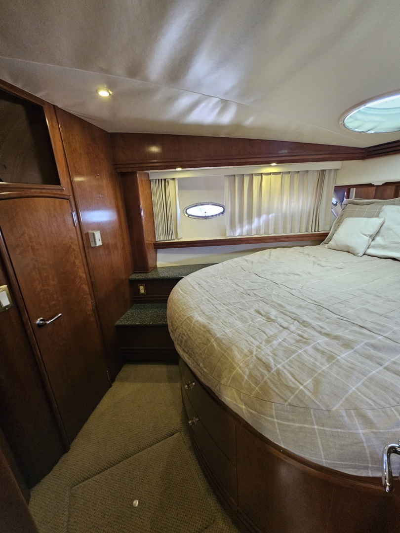 1999 Carver 530 Voyager - Image 18