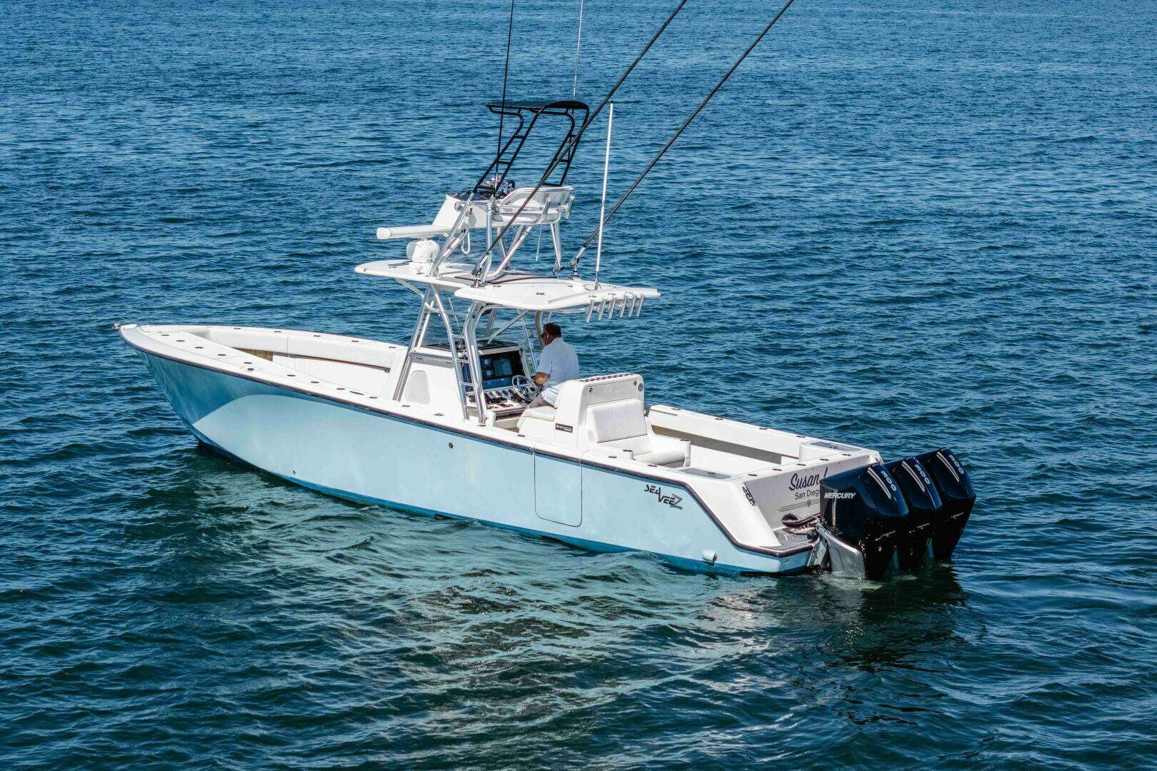 2018 SeaVee 370 Z - Image 36