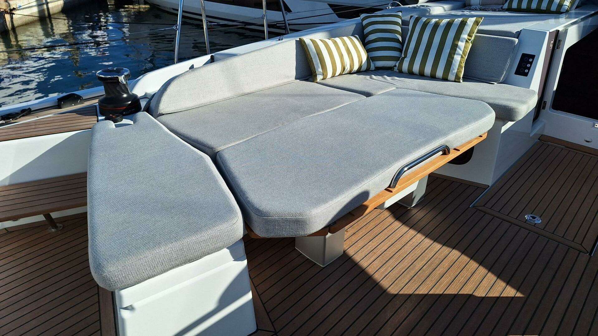 2026 Beneteau Oceanis 52 - Image 10