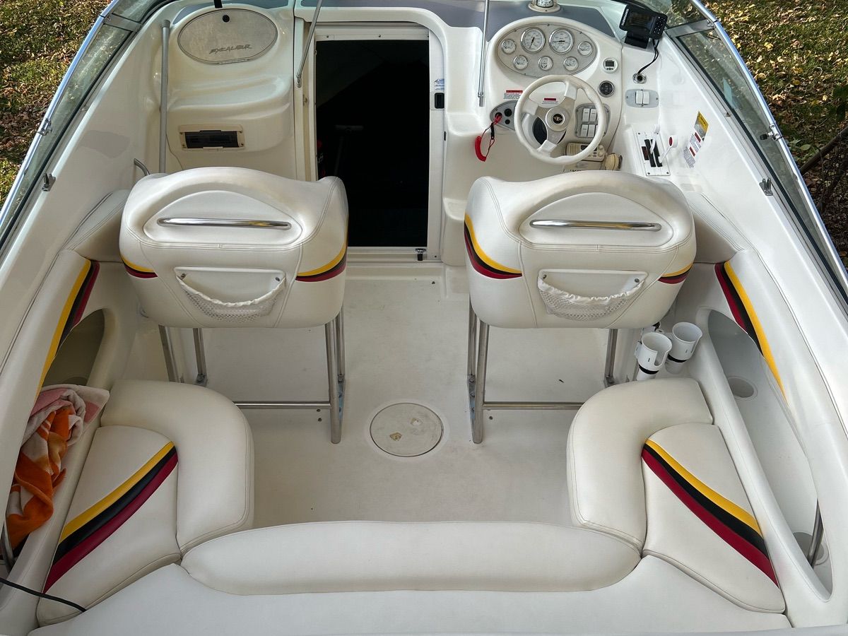 2000 Wellcraft 23 Excalibur - 4