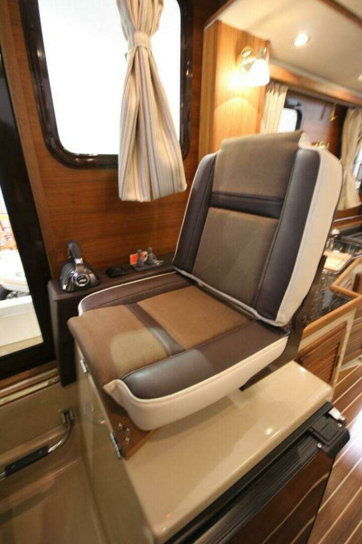 2026 Ranger Tugs R-31 Sedan Luxury Edition - Image 35