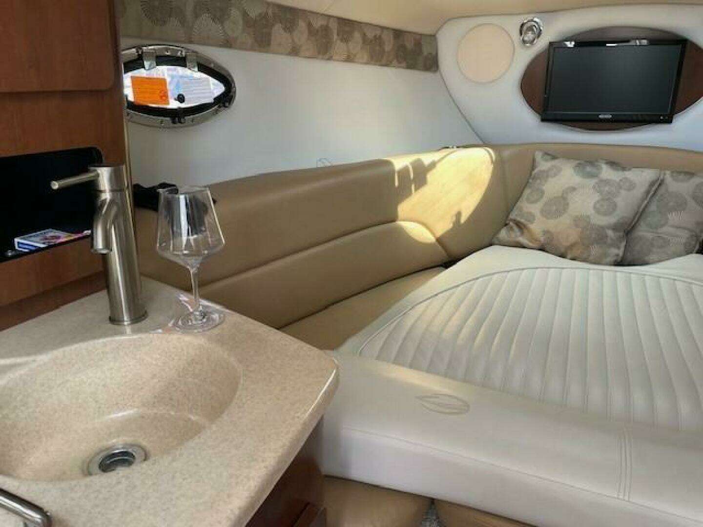 2023 Crownline — - Image 29