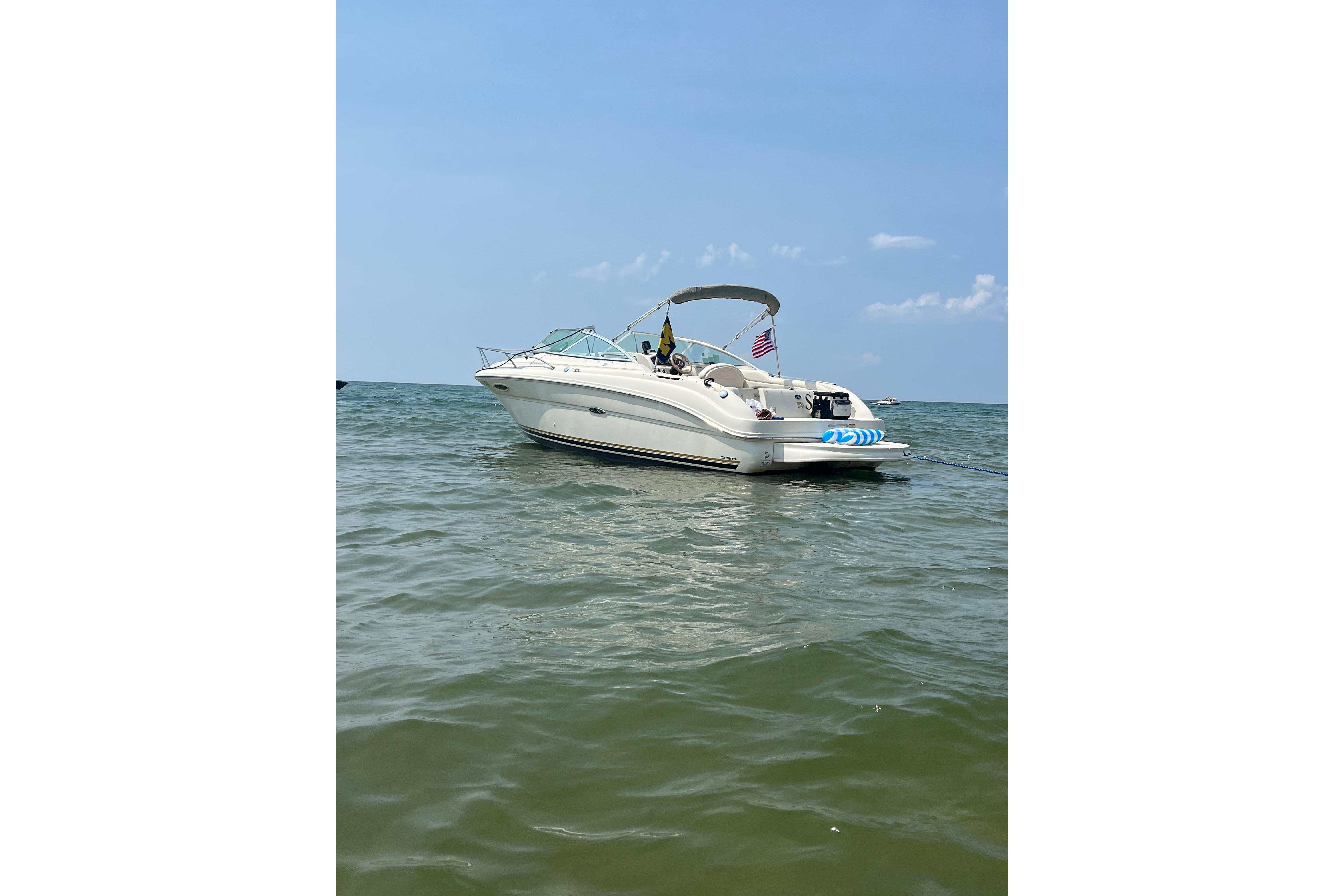 2003 Sea Ray 225 Weekender
