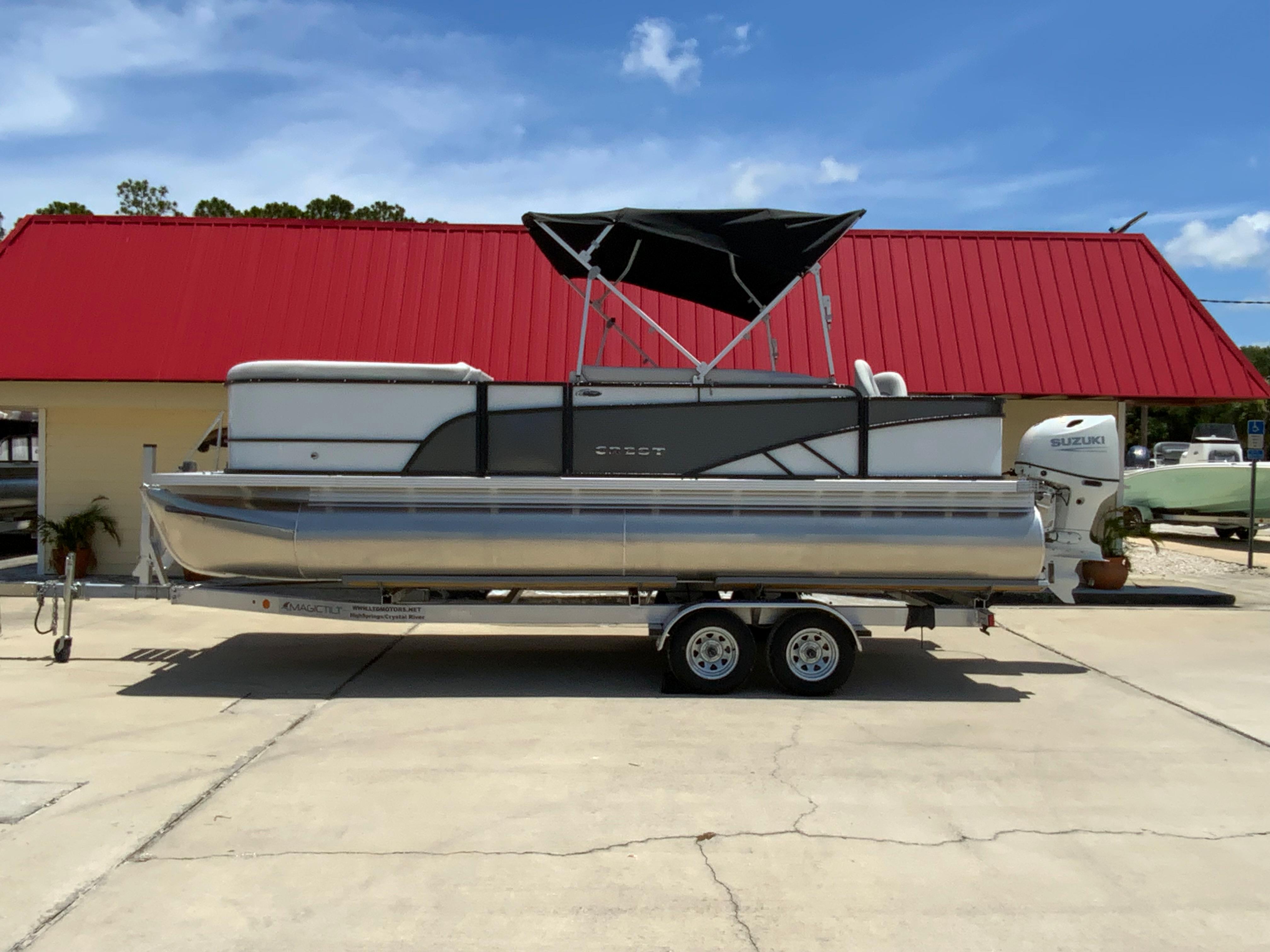 2023 Crest Classic LX 220 SF