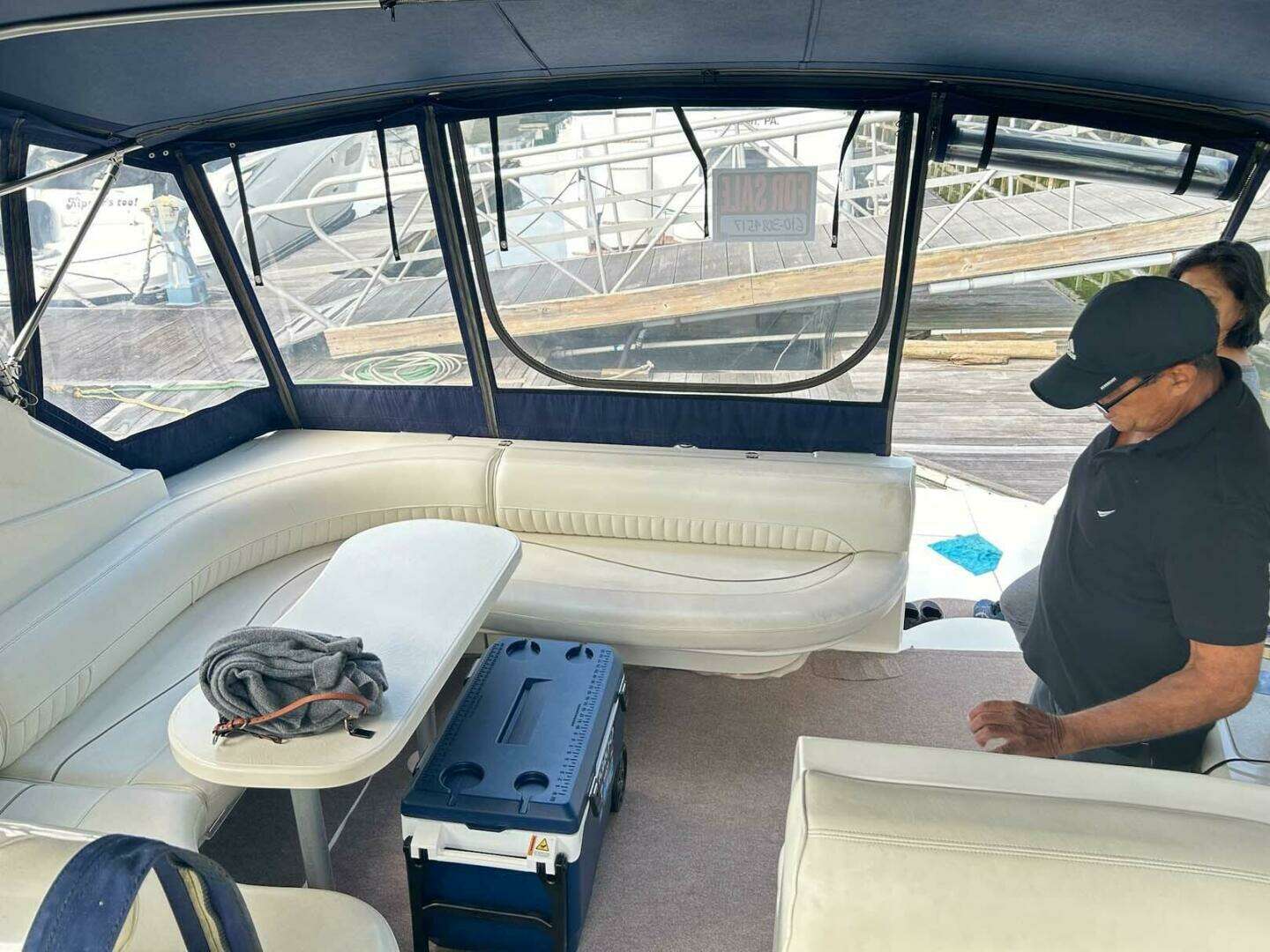 1997 Cruisers Yachts 4270 Esprit - Image 7