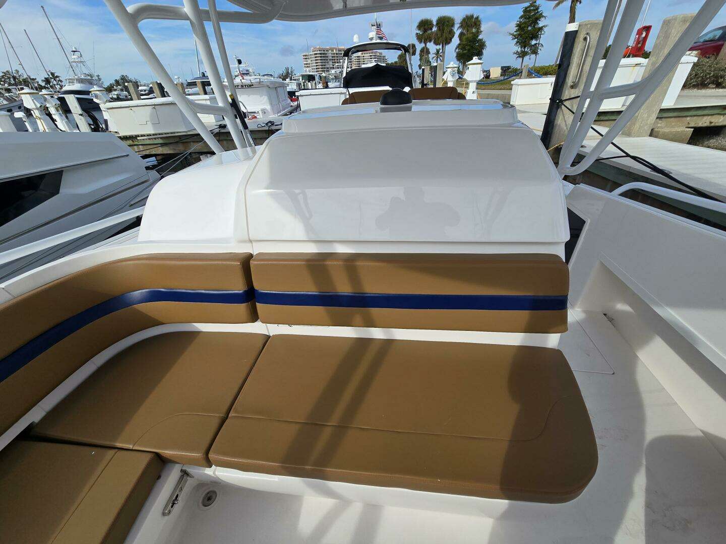 2018 Intrepid 375 Walkaround - Image 31