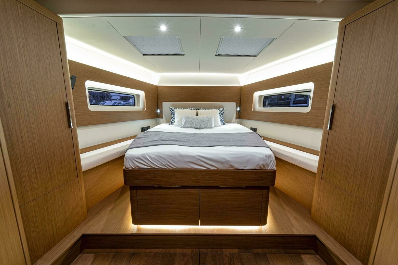 2026 Beneteau Oceanis Yacht 54 - Image 9