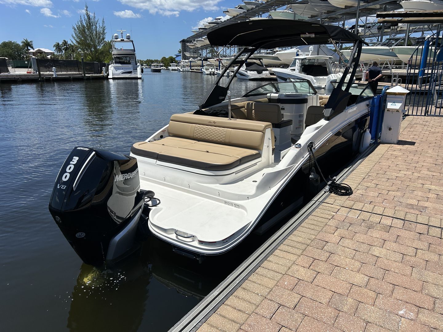 2024 Sea Ray 270 SDX OB - 17