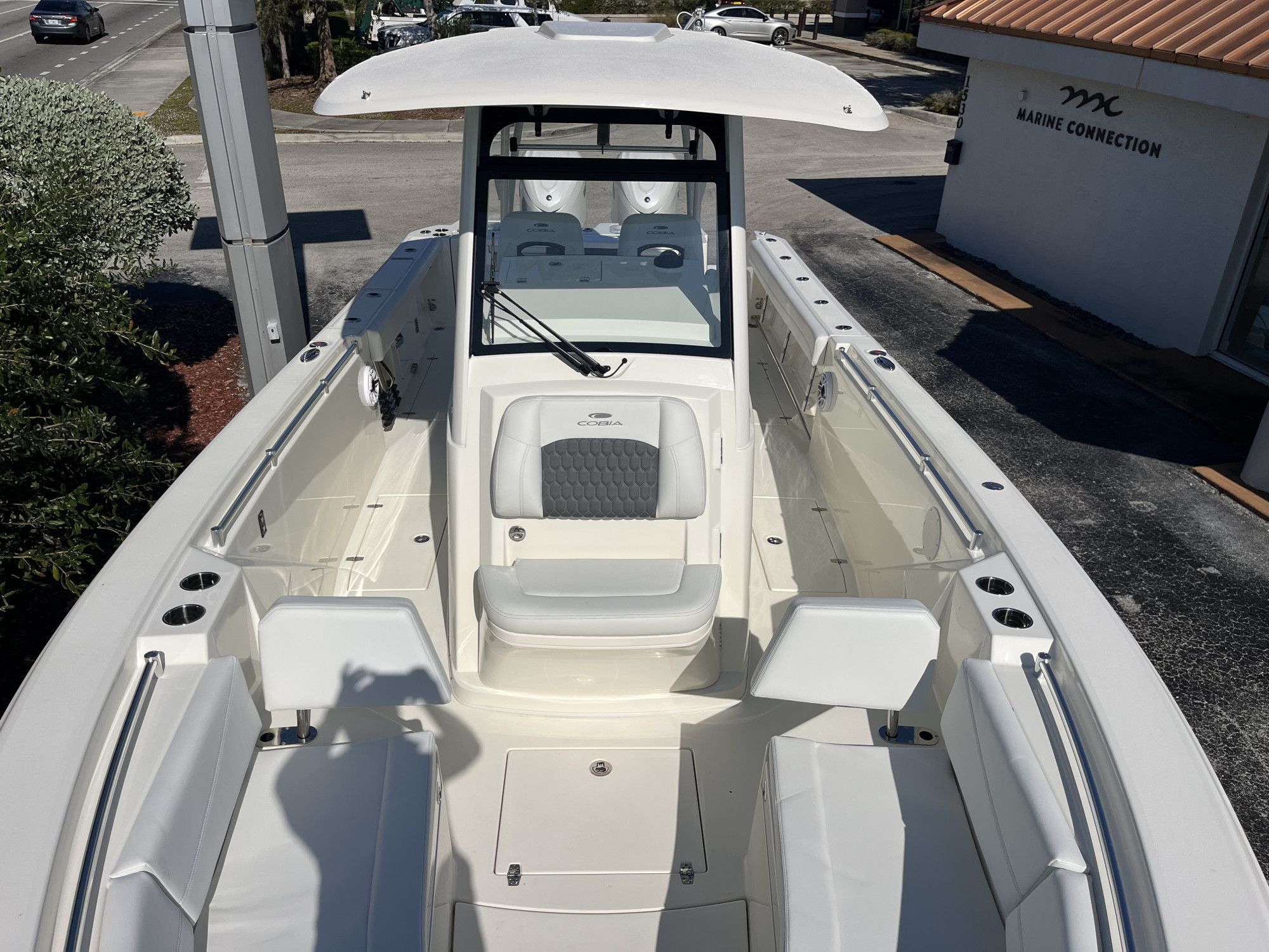 2026 Cobia 320 Center Console - 19