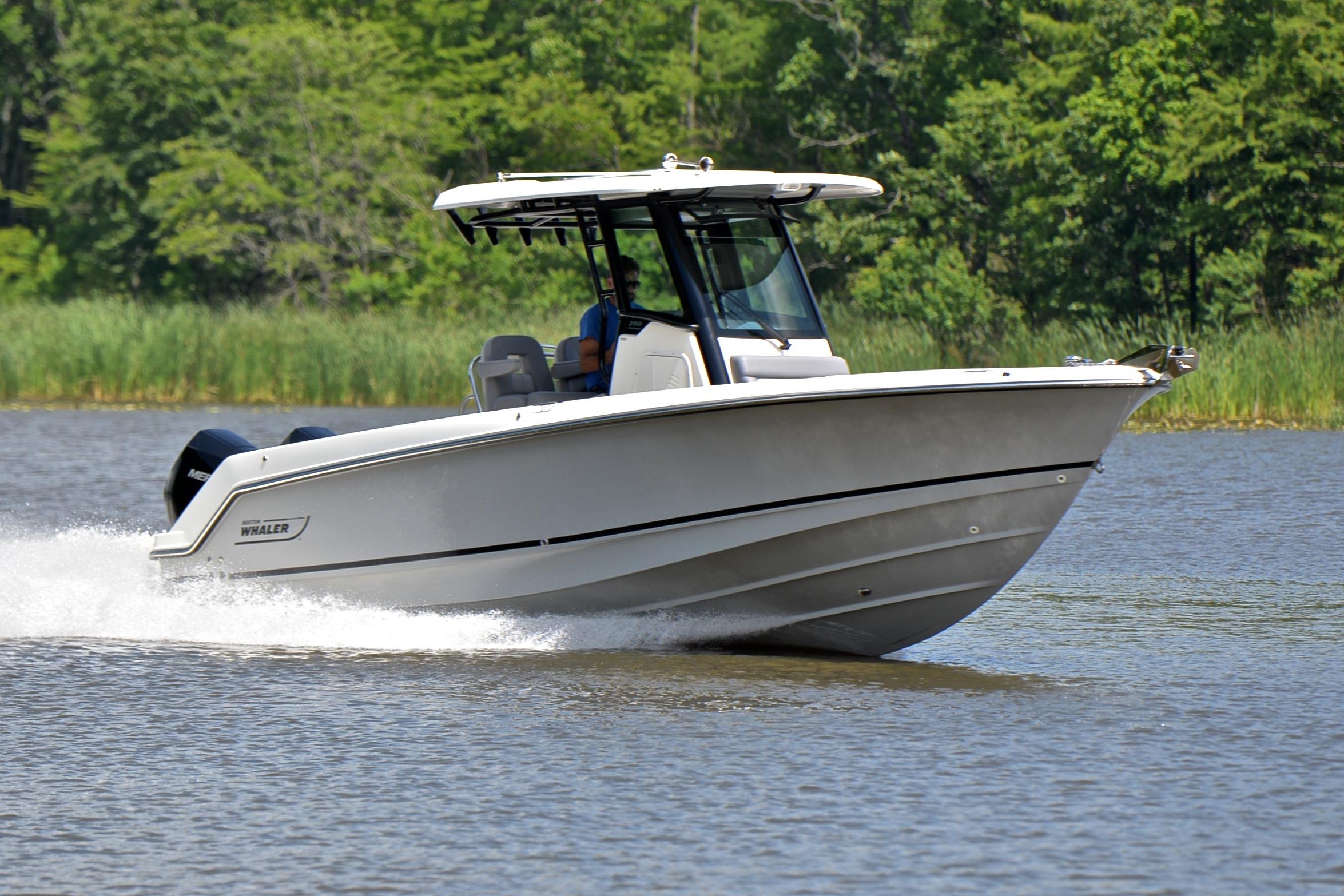 2024 Boston Whaler 250 Outrage