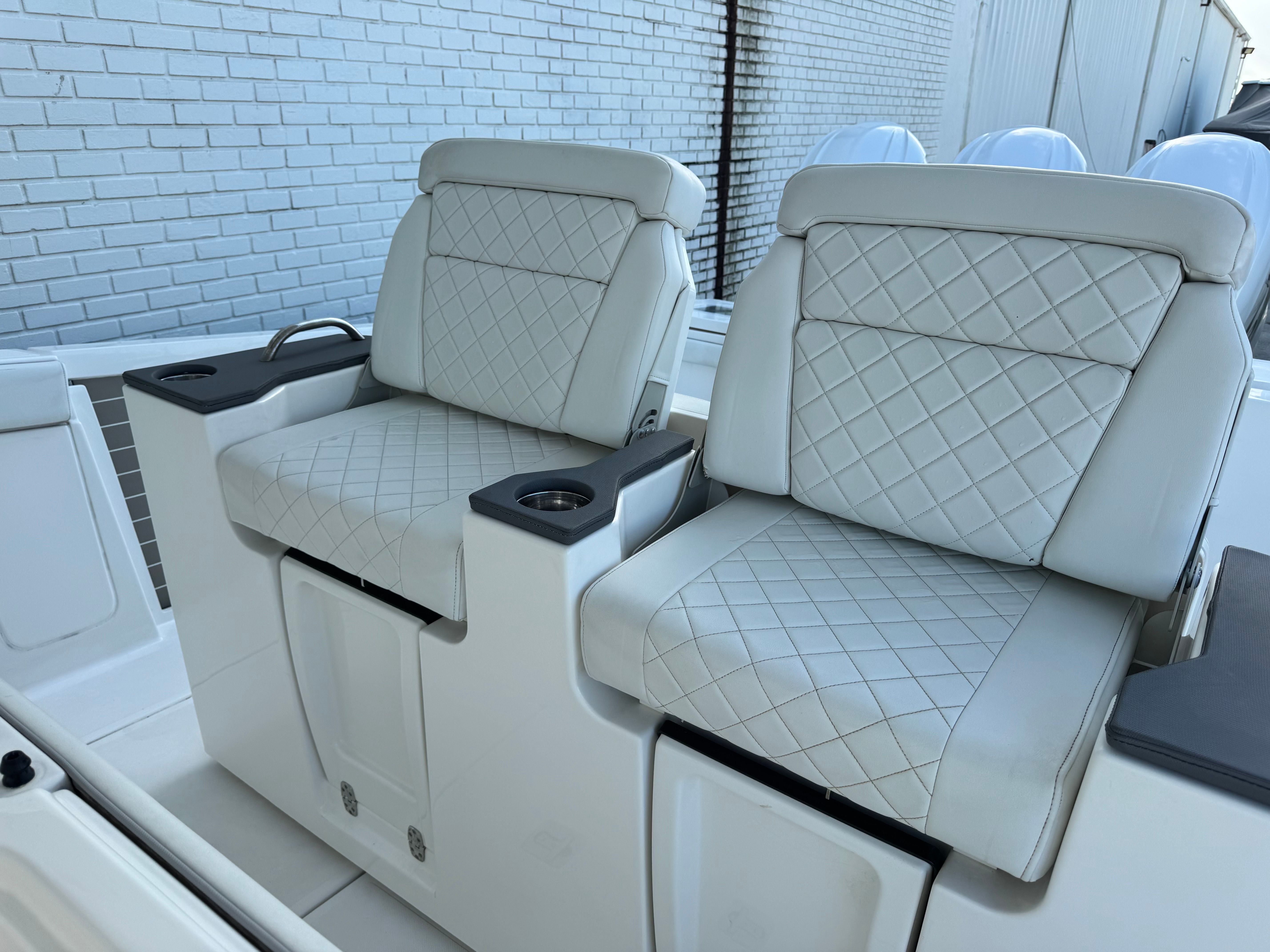 2023 PURSUIT 428 S - Image 18