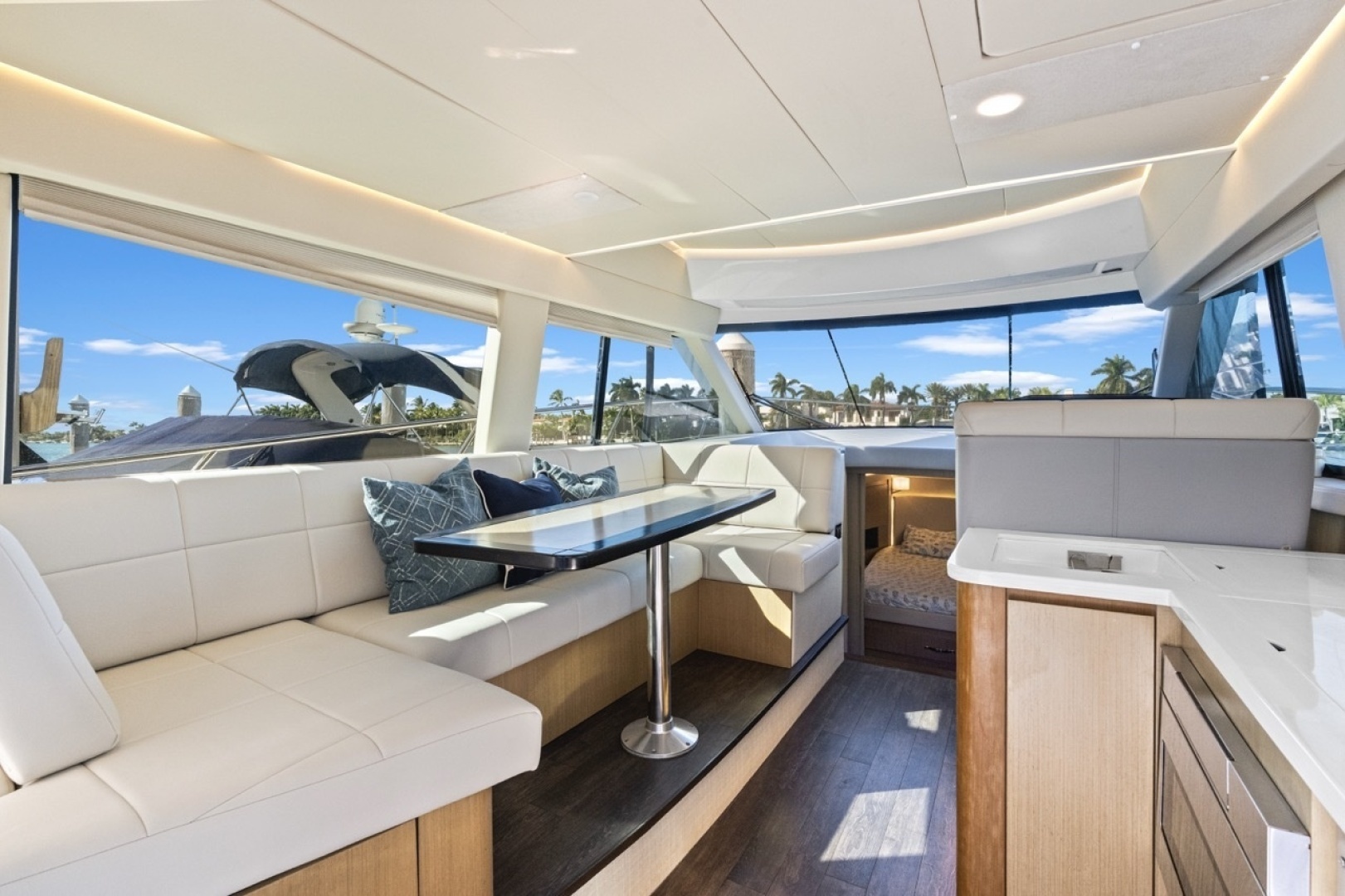 2020 Regal 42 Fly - Image 13