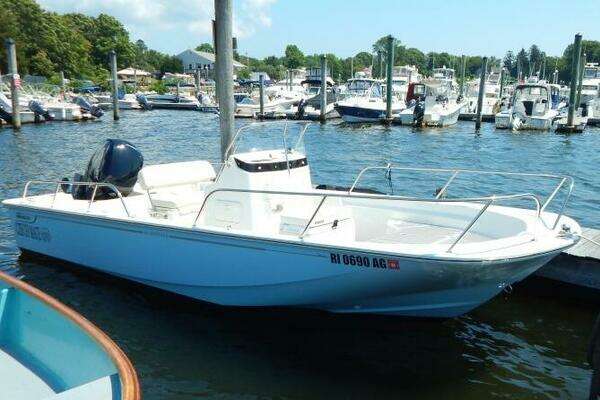 2020 Boston Whaler 190 Montauk