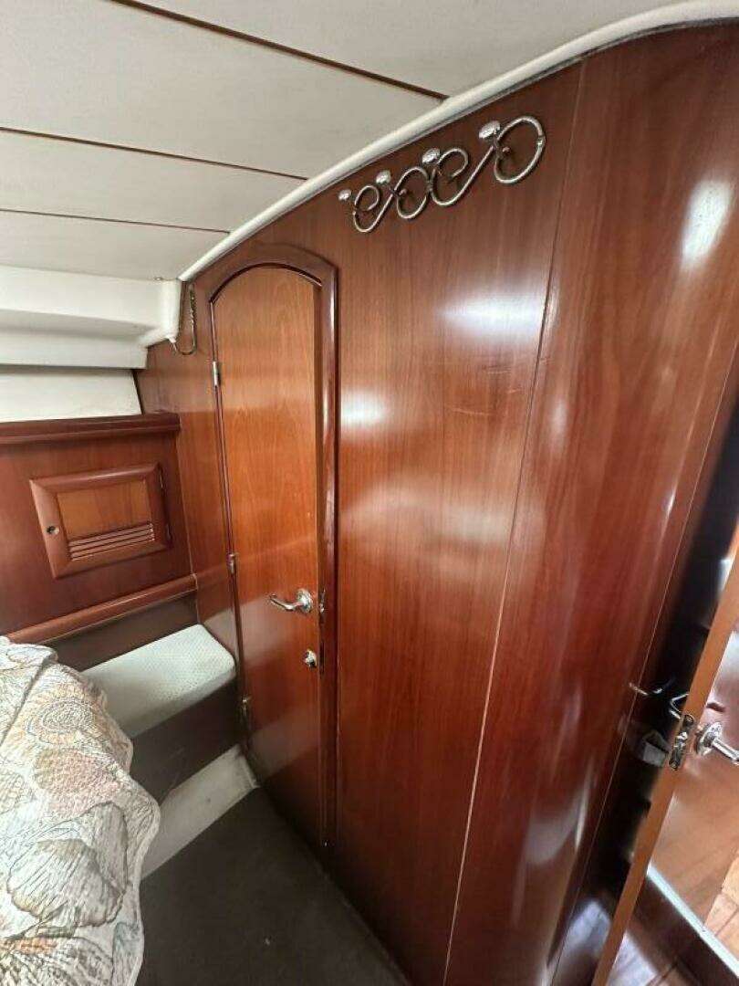 2004 Beneteau 423 - Image 45