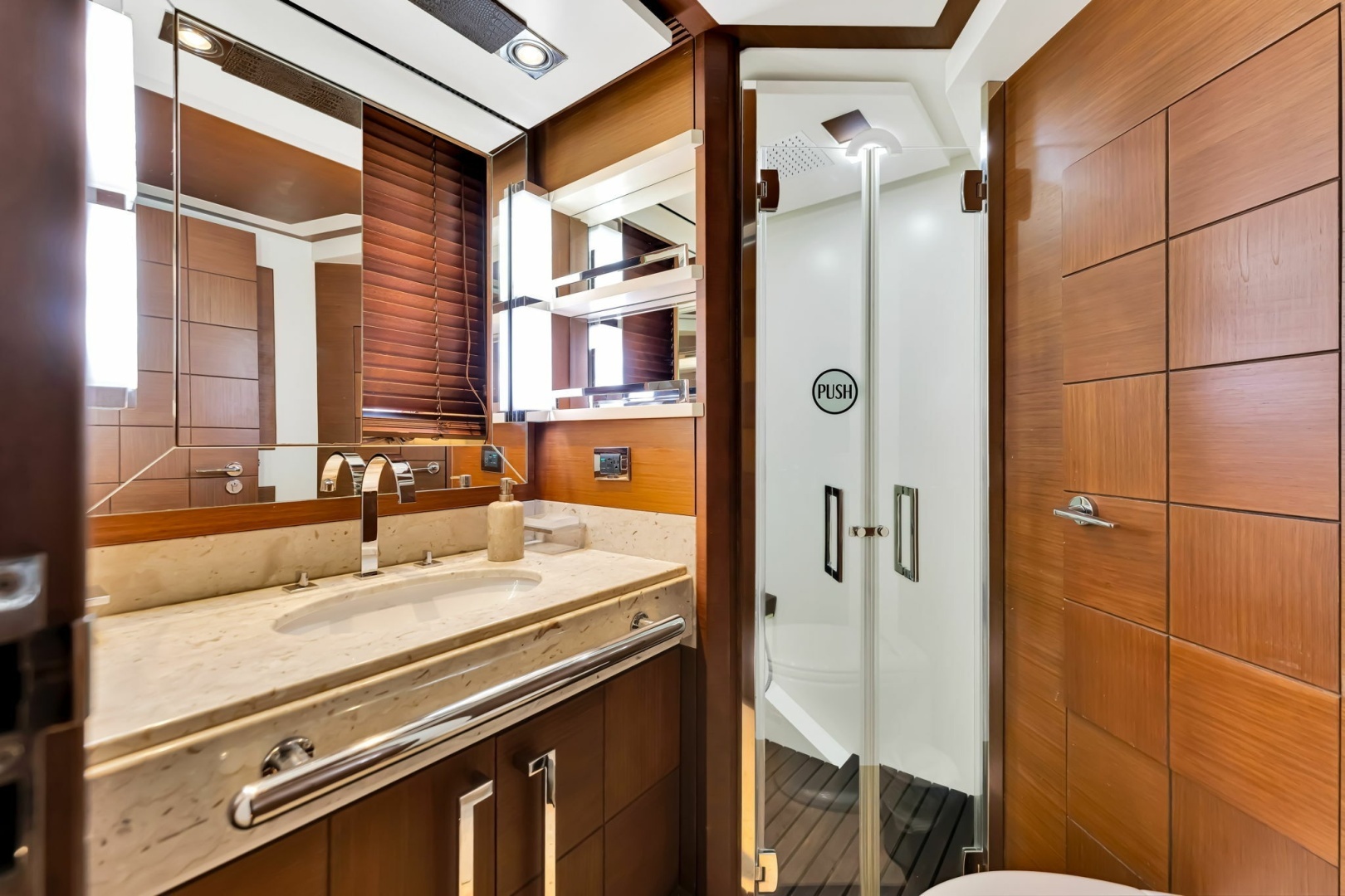 2005 Azimut 105 - Image 106
