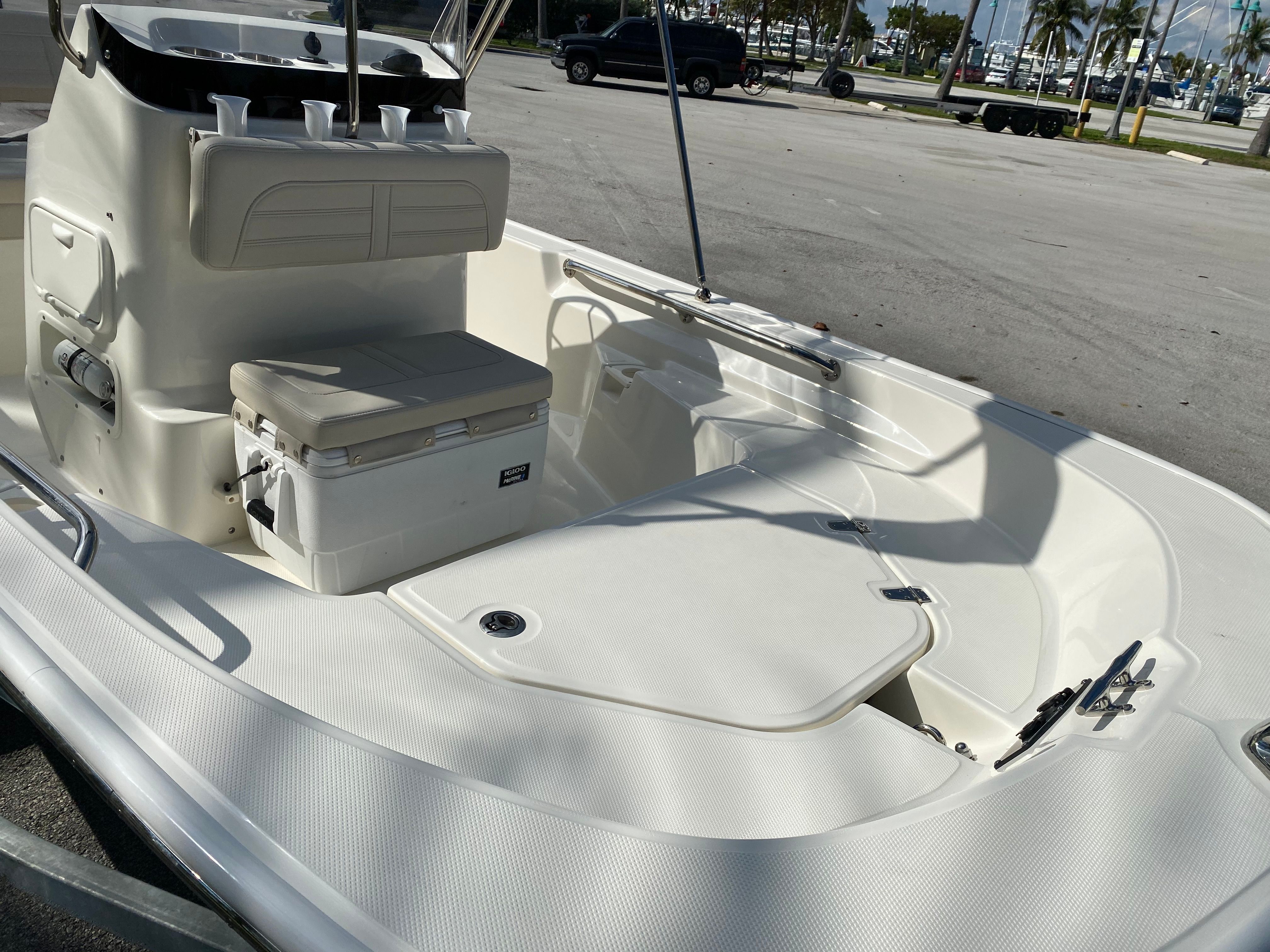 2021 Boston Whaler 150 Montauk - 10