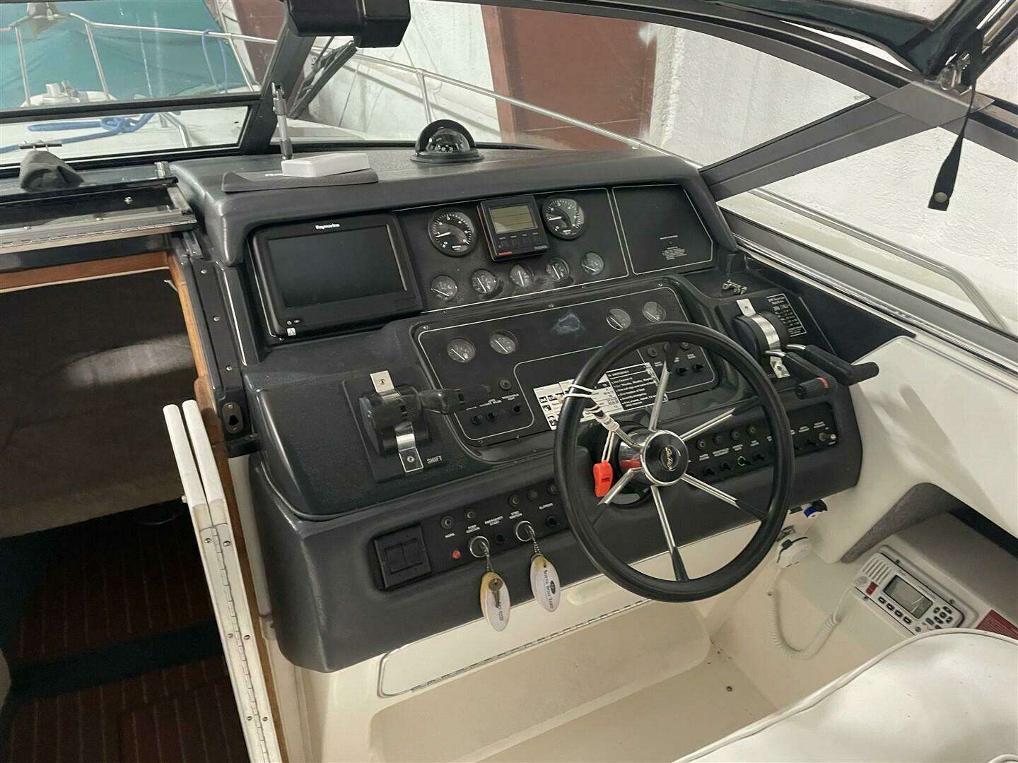 1993 Sea Ray 300 Weekender - Image 12