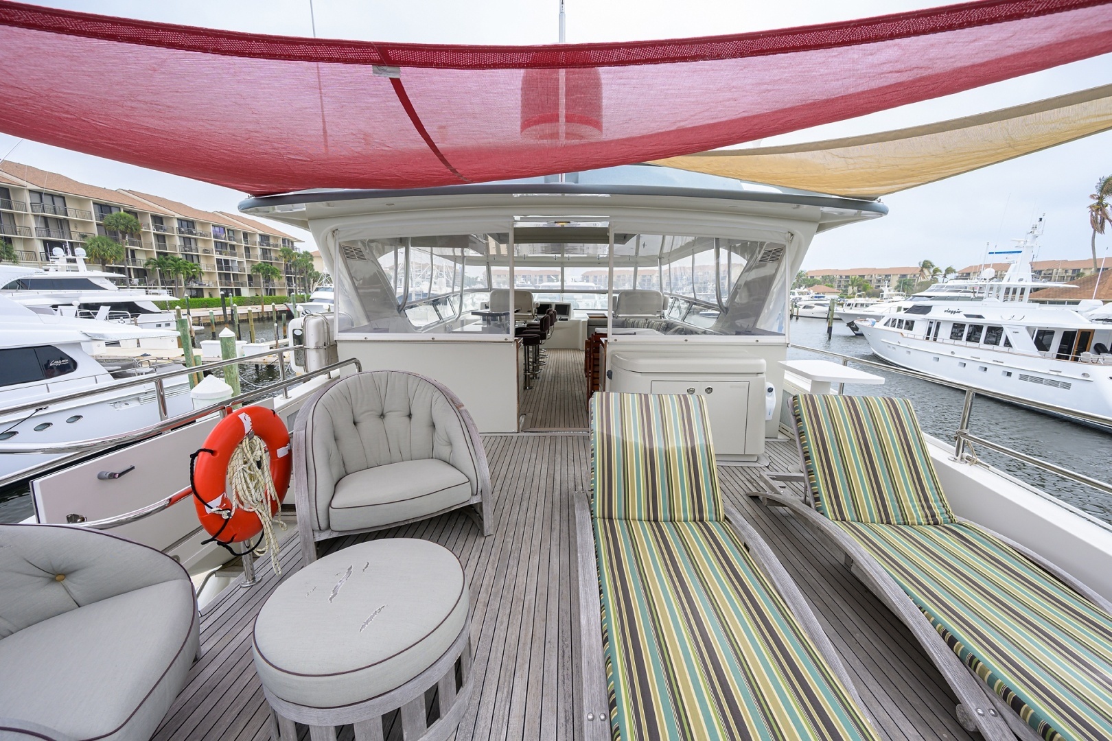 2013 Hatteras 80 Motor Yacht - Image 46