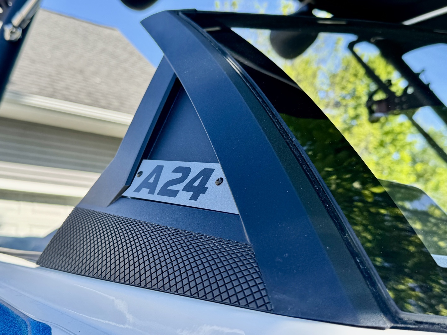 2022 Axis A24 - Image 15