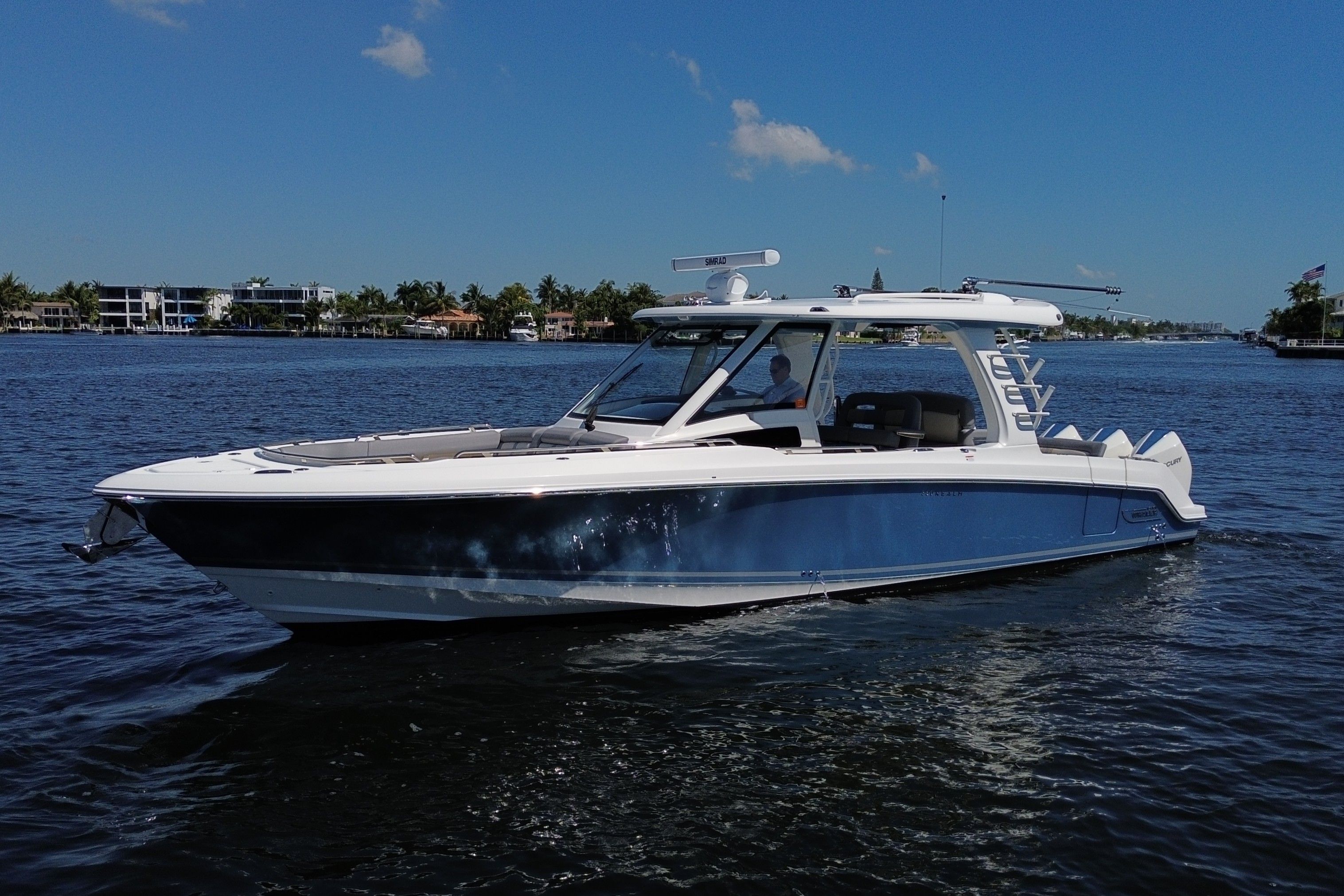 2024 Boston Whaler 350 Realm