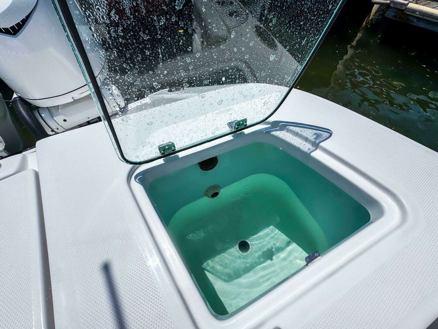 2025 Edgewater 370CC - Image 15