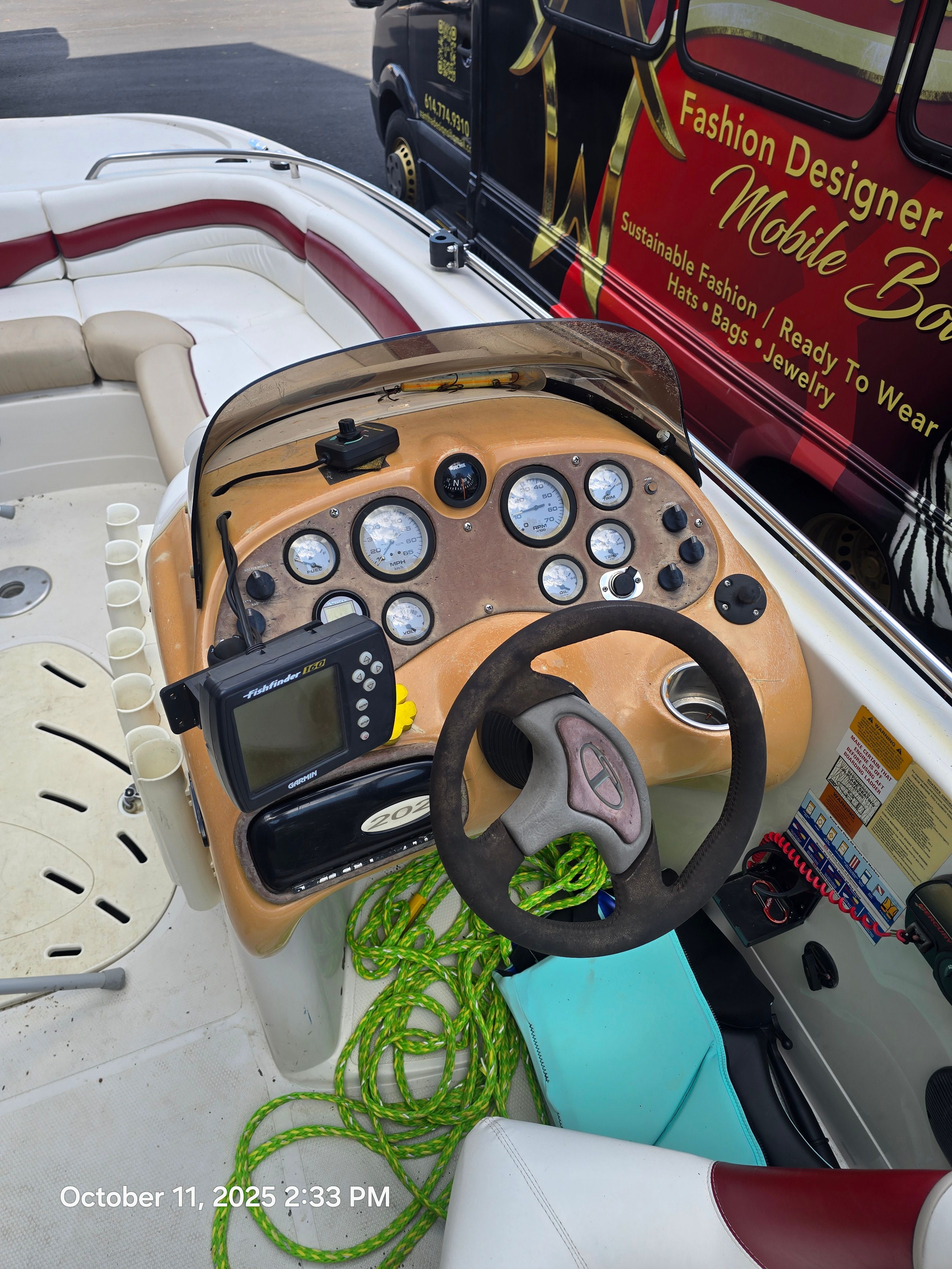 2001 Tracker 202 tahoe deck boat - 4