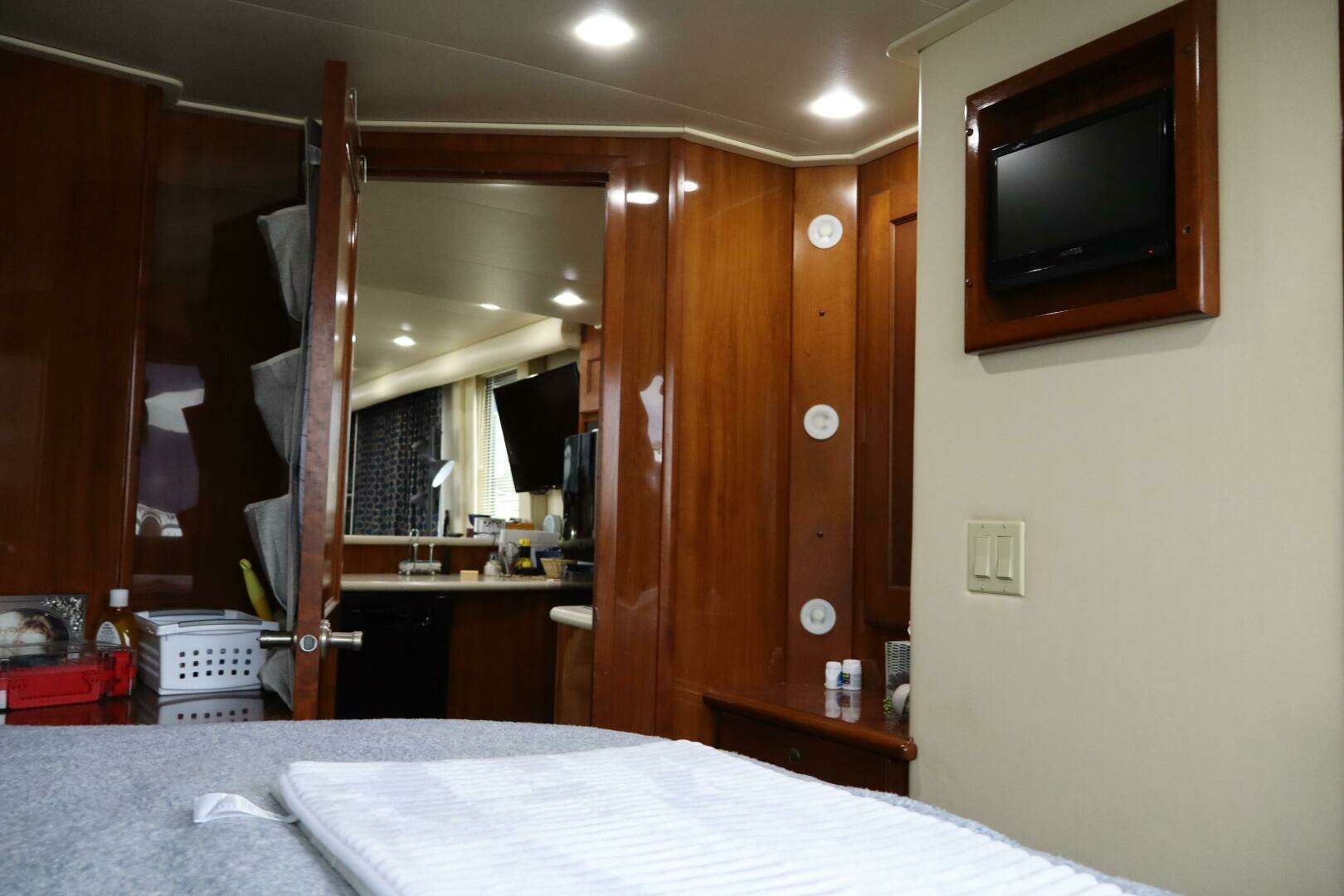2006 Bluewater 5200 - Image 23
