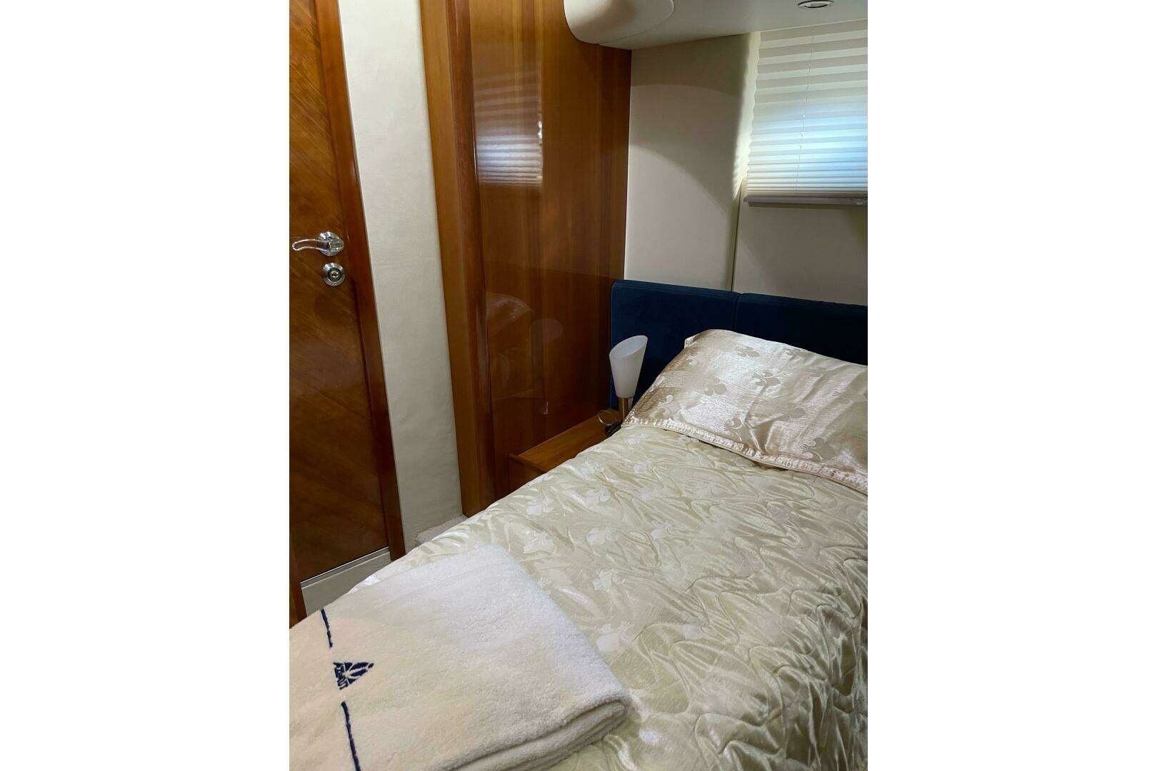 2000 Azimut 46 Flybridge MY - Image 6