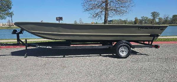2025 Tracker Grizzly 2072 Utility