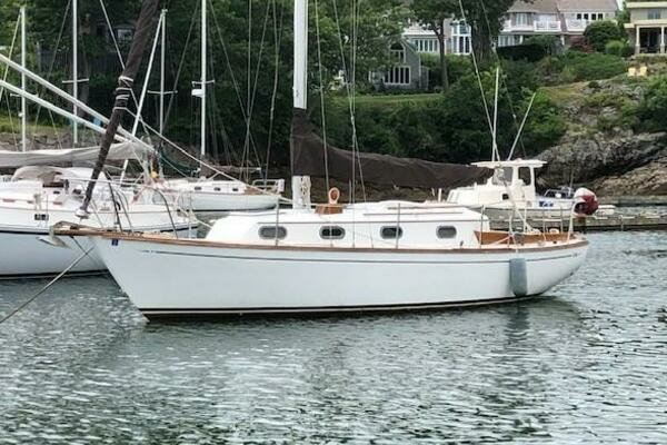 1983 Cape Dory 28