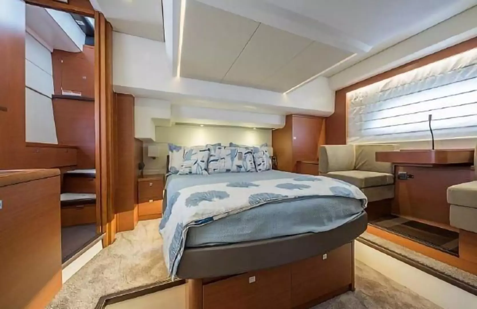 2015 Prestige 550 - Image 19