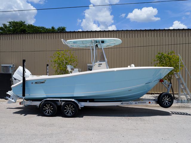 2027 Bulls Bay 230 Center Console - 56
