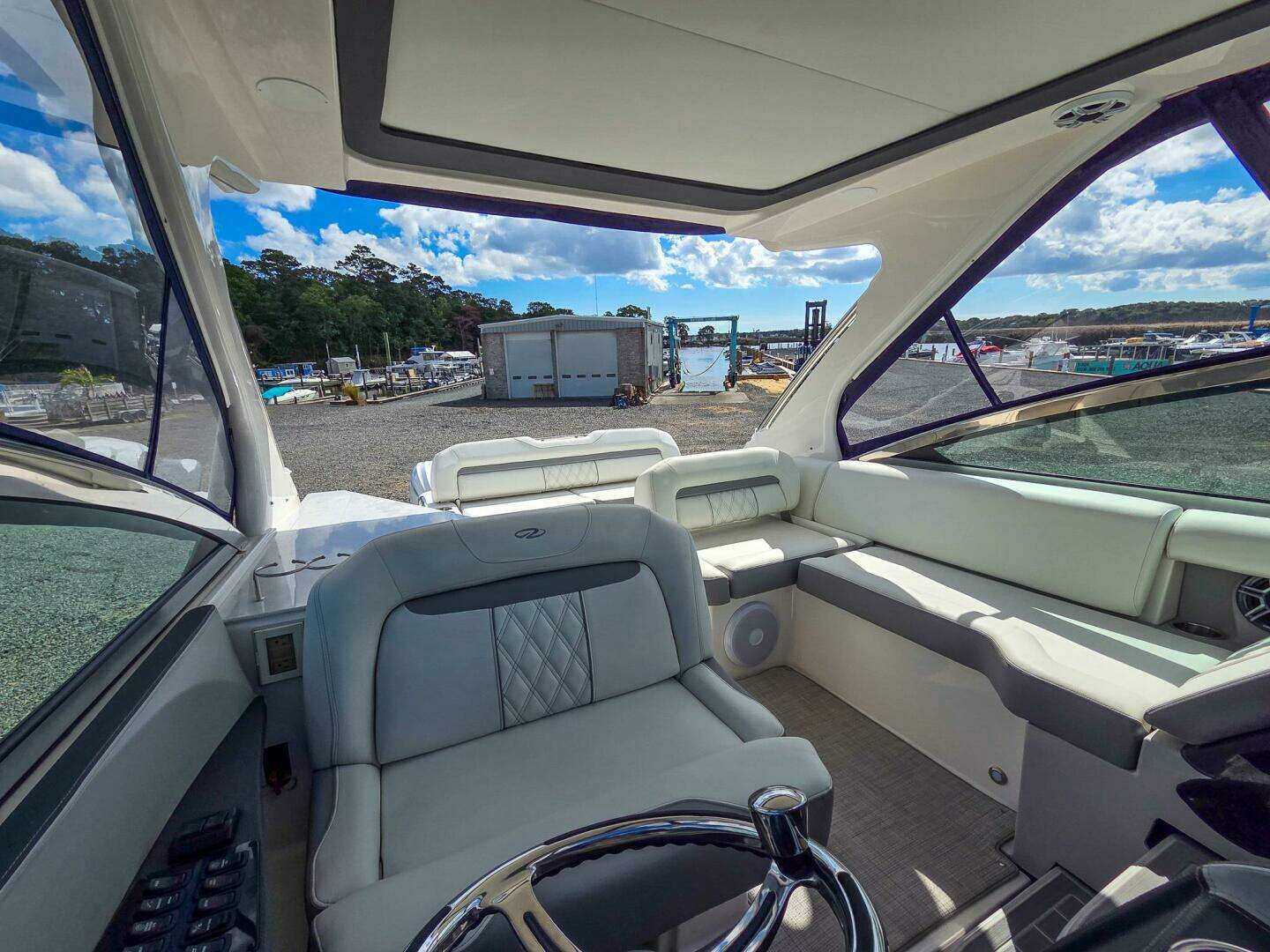2026 Regal 33 XO - Image 26