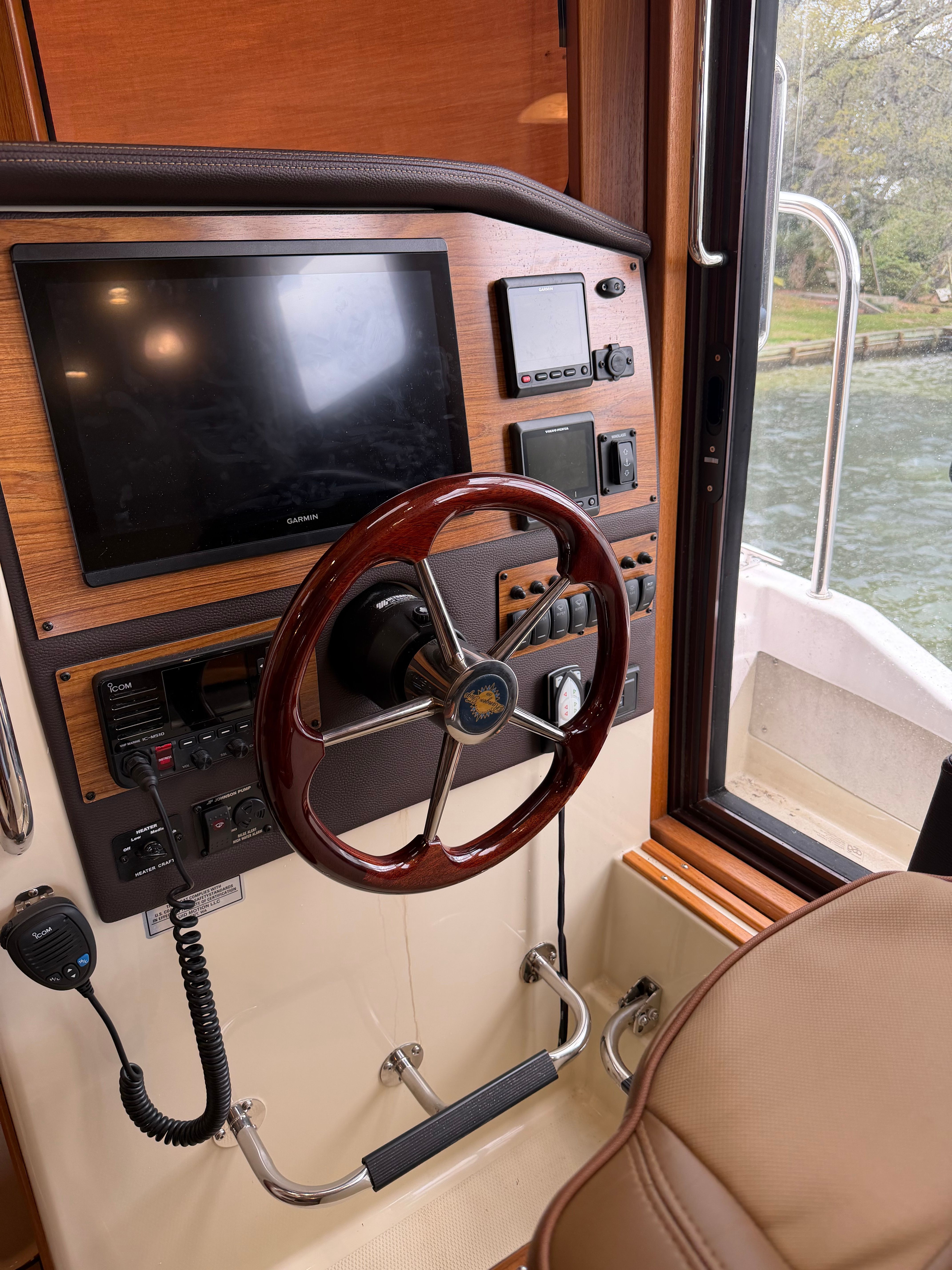 2023 Ranger Tugs R-31 CB - 10
