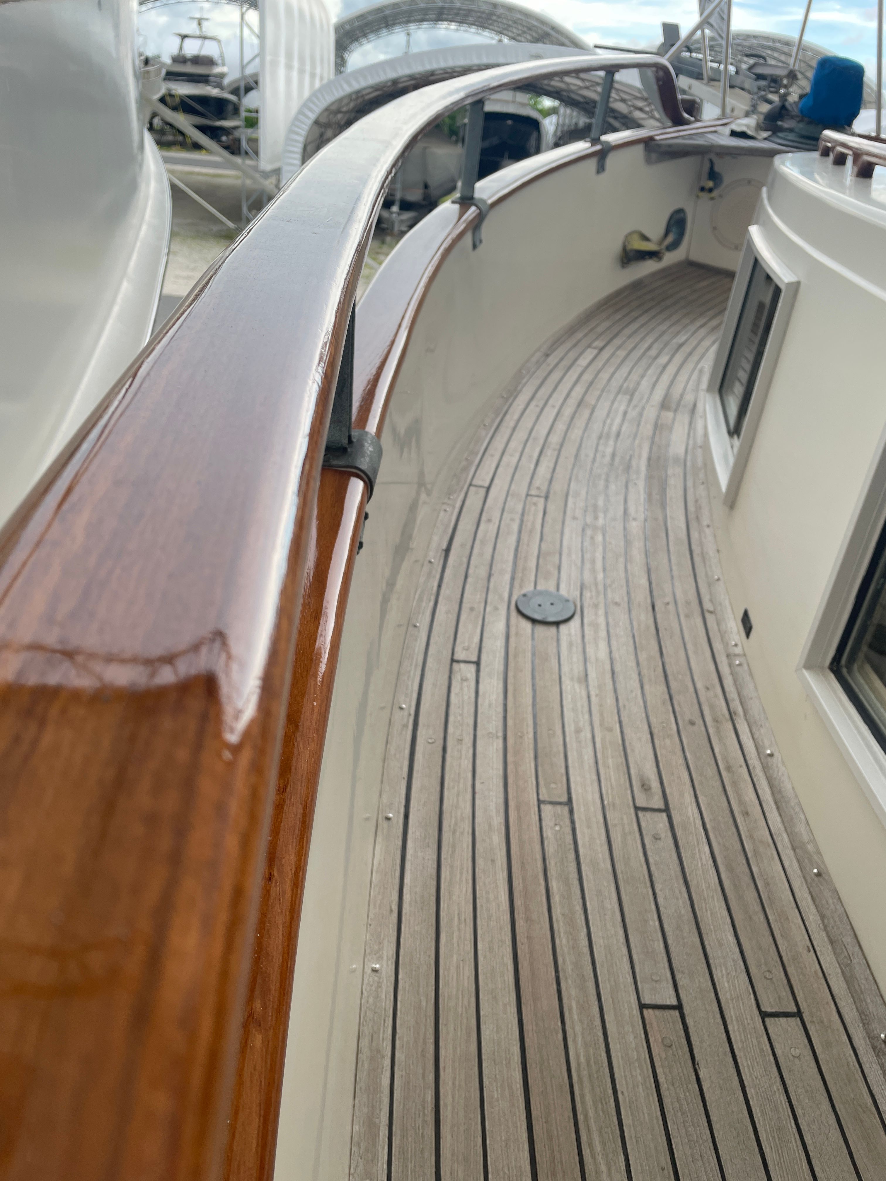 1985 Grand Banks 42 Motor Yacht - 48