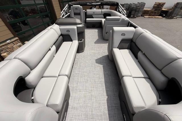 2026 Sun Tracker Party Barge 20 DLX with spacious seating and modern design.