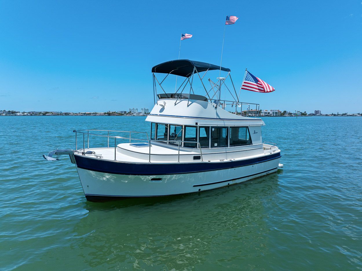 2001 Camano 31 Trawler - 23