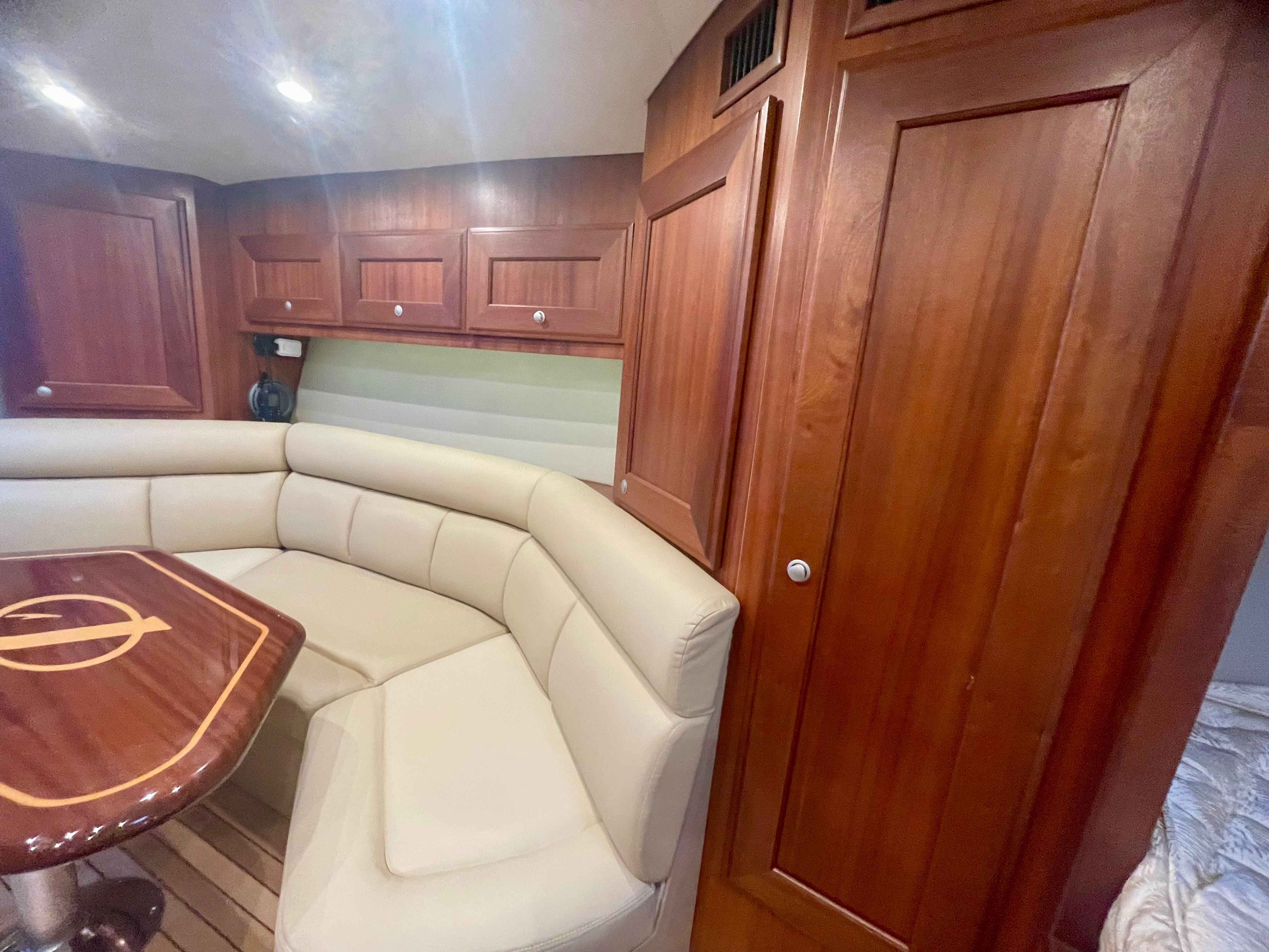 2015 Jupiter 41 SB - 23