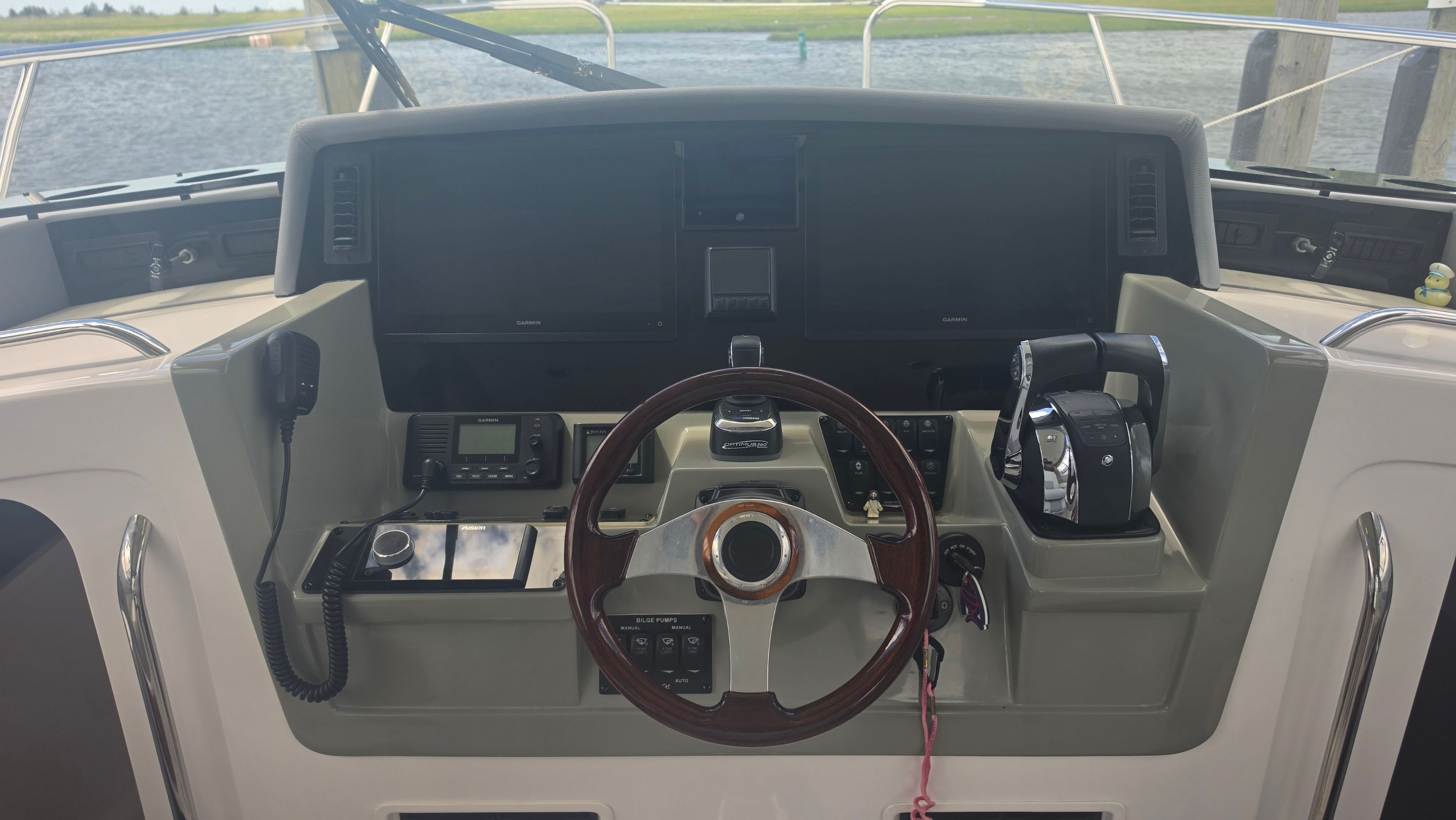 2021 ArrowCat 320 Coupe - 2