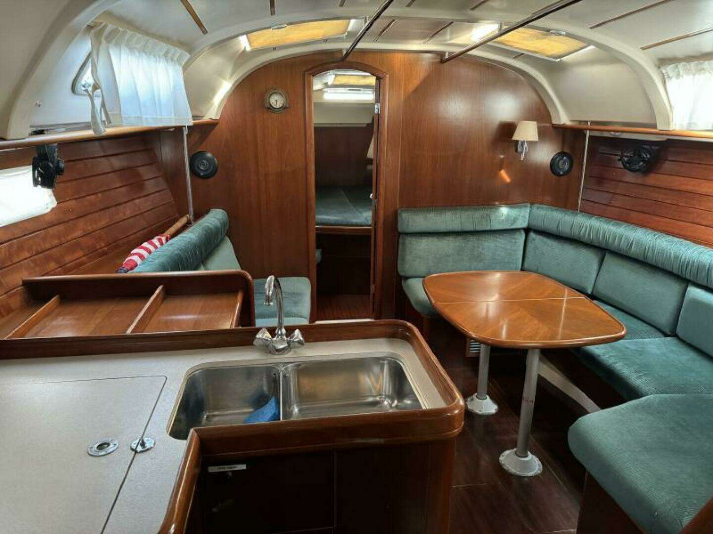1999 Beneteau 381 - Image 17