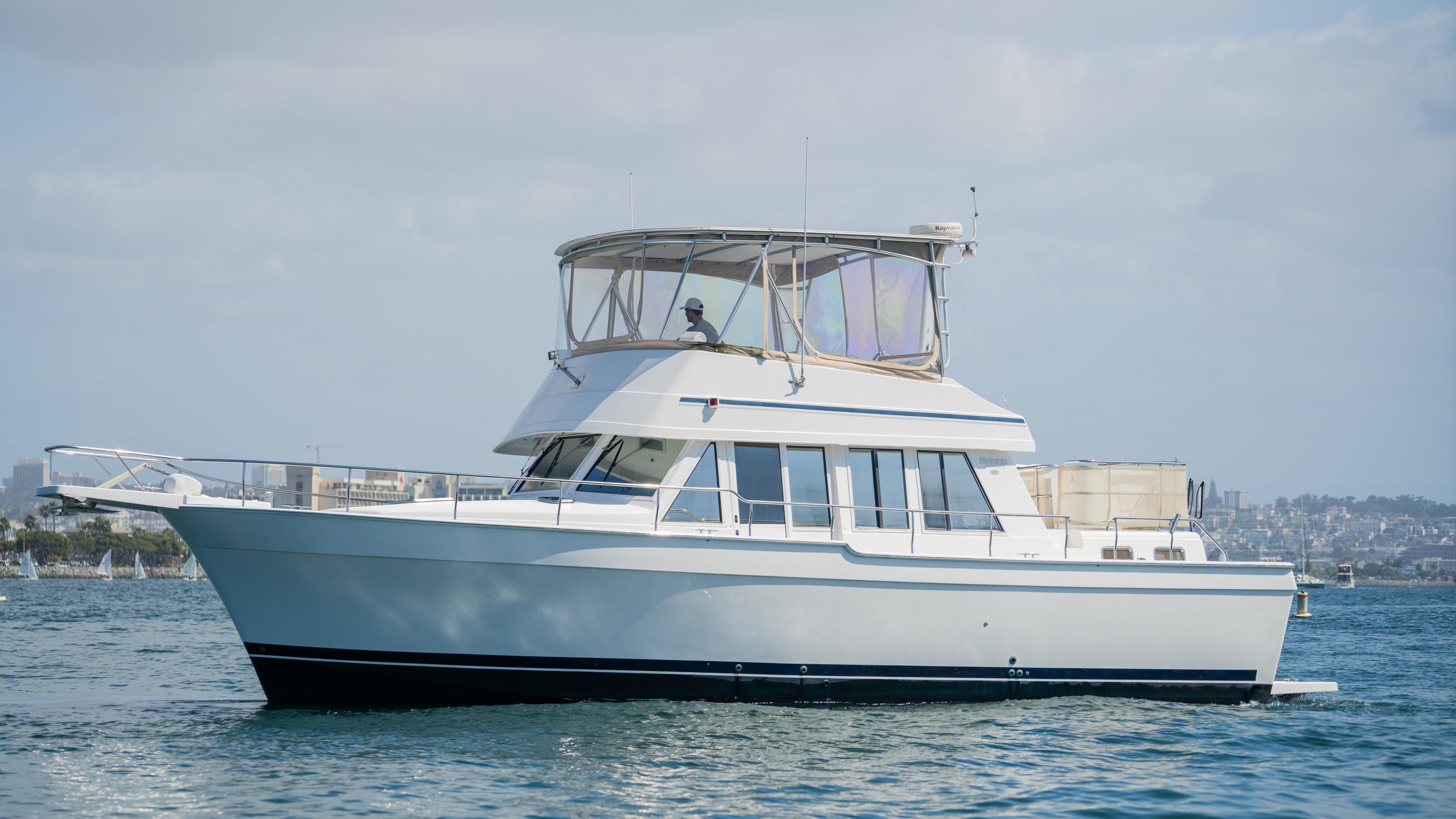 2005 Mainship 43 Trawler Aft Cabin
