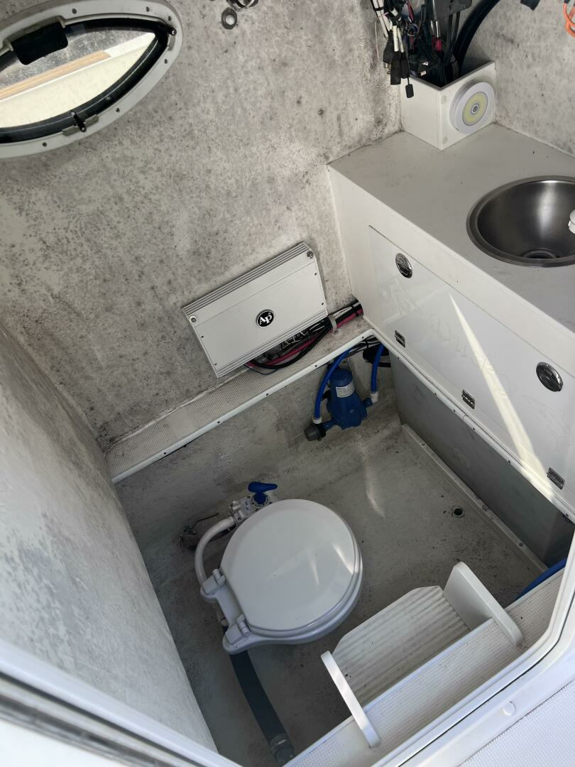 2022 Dusky 278 CENTER CONSOLE - Image 18