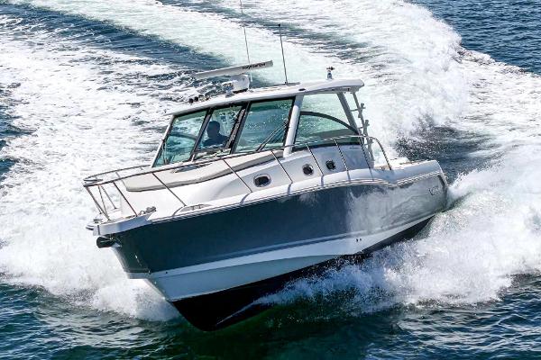 2020 Boston Whaler 345 Conquest