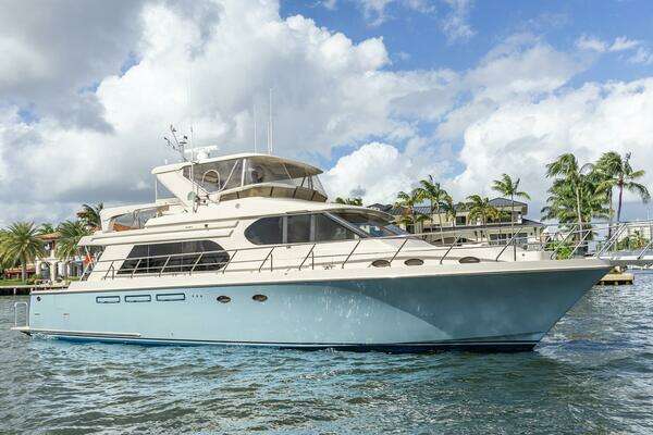 2005 Ocean Alexander Raised Pilothouse Flybridge Sedan