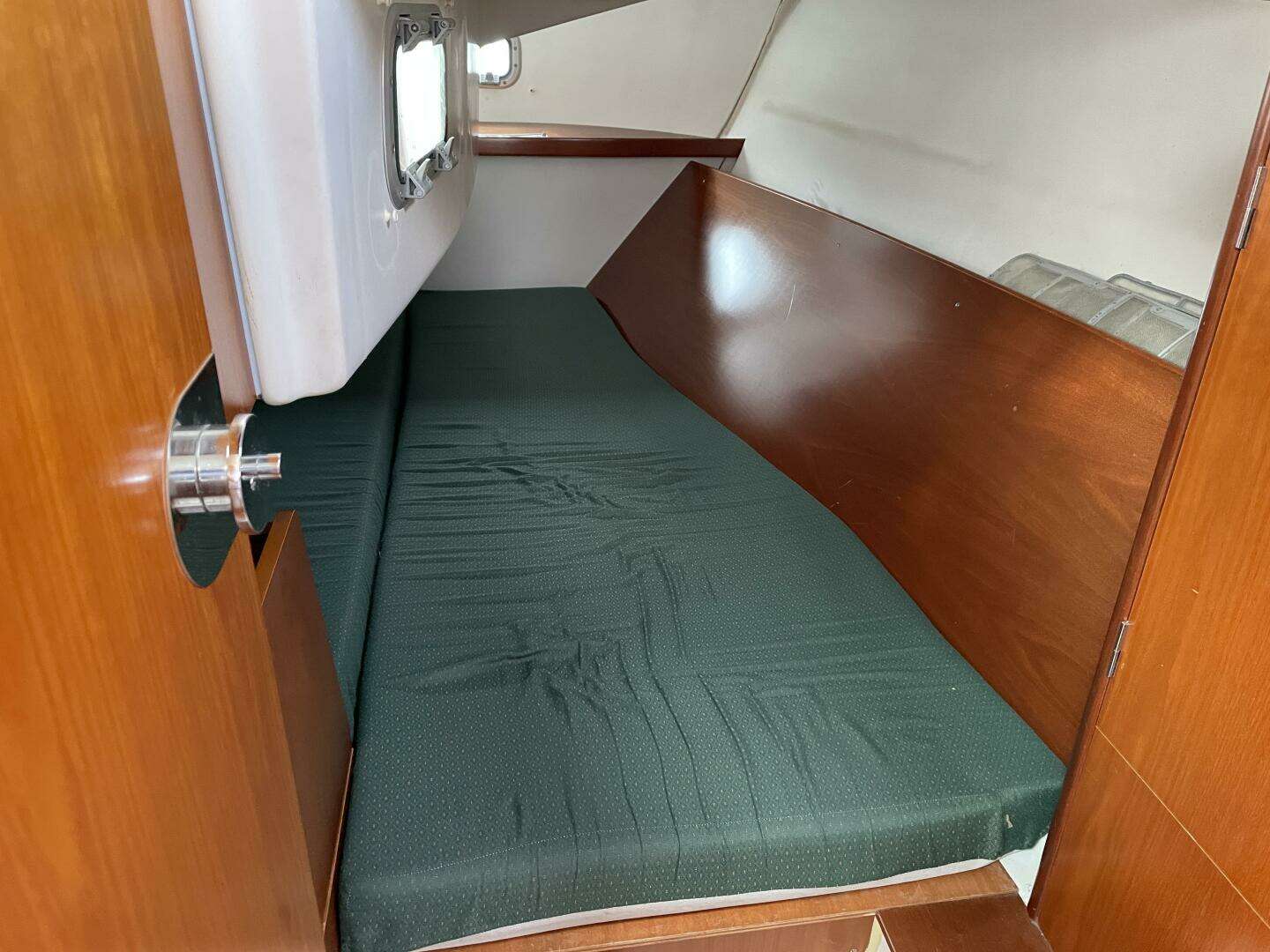 2003 Beneteau — - Image 11